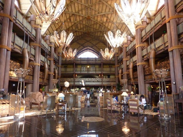 animal-kingdom-lodge-lobby-interior